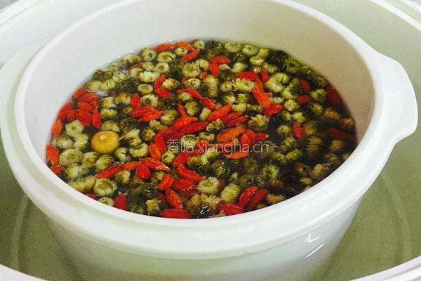 胎菊枸杞无花果炖瘦肉汤的做法图解6