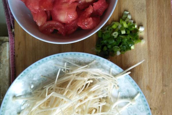 茄汁金针菇汤的做法图解2