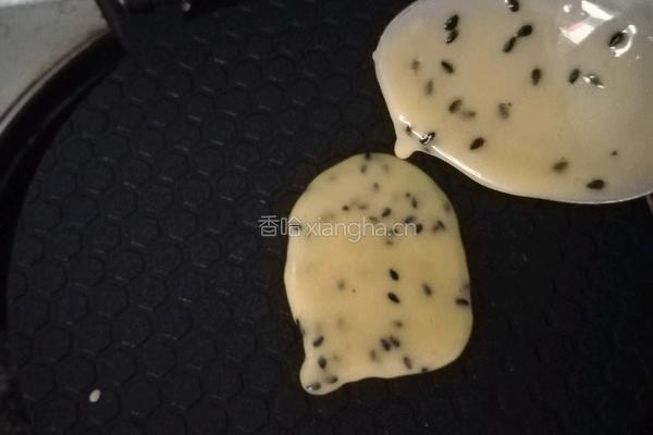 自制芝麻蛋卷的做法图解4