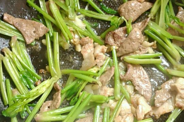 五花肉猪肝炒菠菜的做法图解9