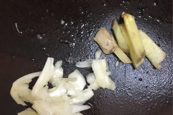 辣子鸡块的做法图解2