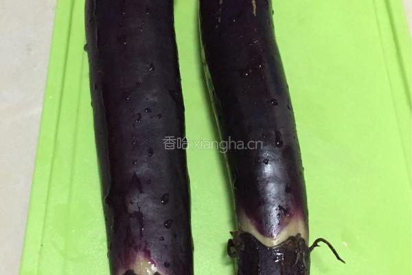 鱼香茄子的做法图解1