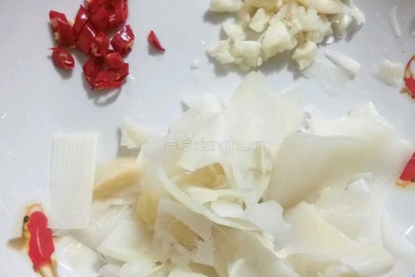 通菜梗炒酸笋的做法图解6