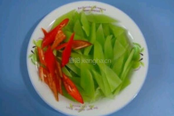 莴笋炒肉片的做法图解2