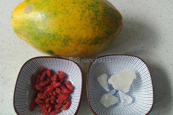 木瓜银耳莲子汤的做法图解1