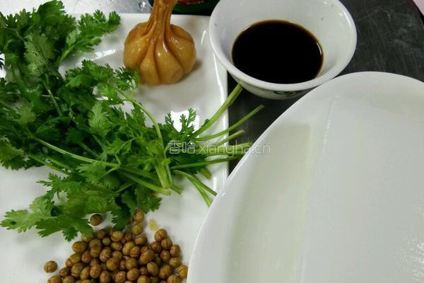 糖蒜酥豆凉粉的做法图解1