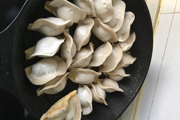 煎饺的做法图解5