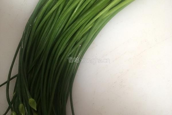 五花肉炒韭菜的做法图解1