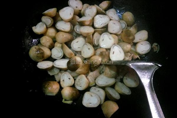 草菇炒肉的做法图解6
