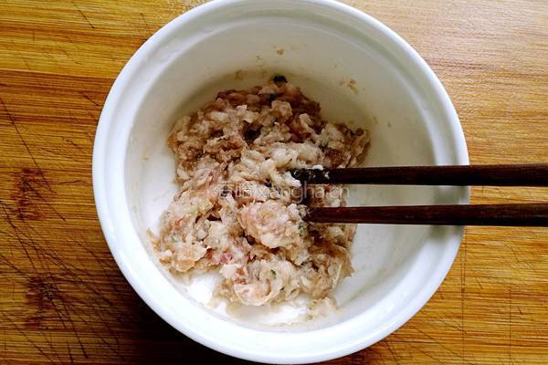 清蒸鲫鱼灌肉的做法图解1