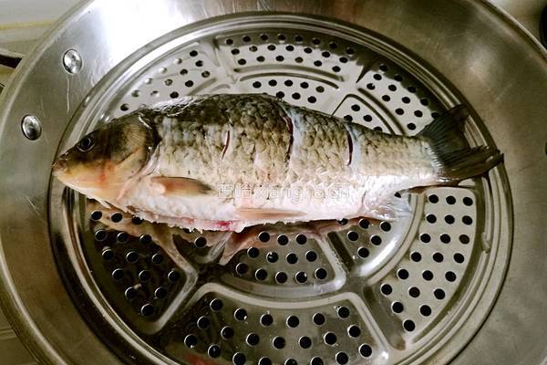 清蒸鲫鱼灌肉的做法图解12