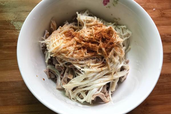 凉拌金针菇猪肚丝的做法图解8