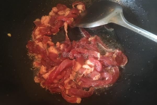 笨鸡蛋黑椒牛肉炒福建米粉的做法图解4