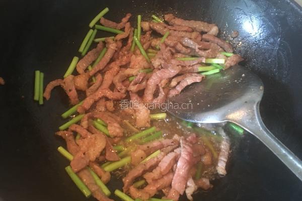 笨鸡蛋黑椒牛肉炒福建米粉的做法图解5