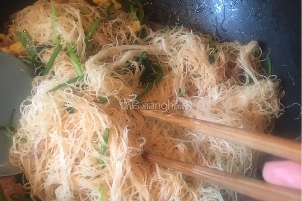 笨鸡蛋黑椒牛肉炒福建米粉的做法图解8