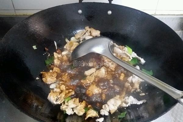榛蘑炖粉条的做法图解3