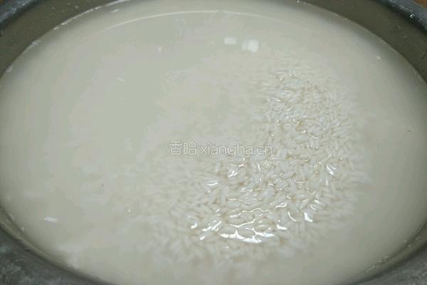 香菇咸蛋黄肉粽的做法图解4