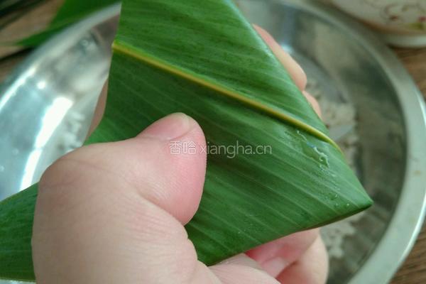 香菇咸蛋黄肉粽的做法图解21