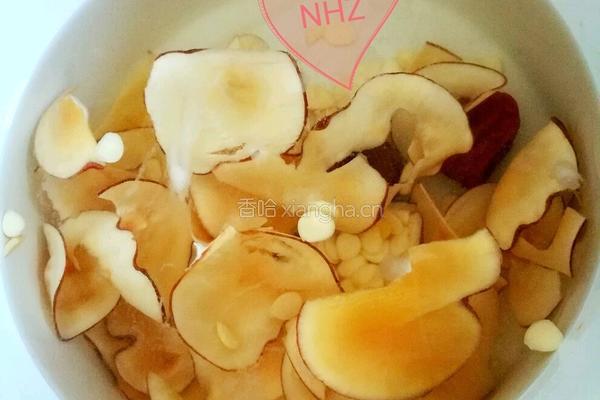 广式海底椰南北杏仁冰糖水的做法图解2