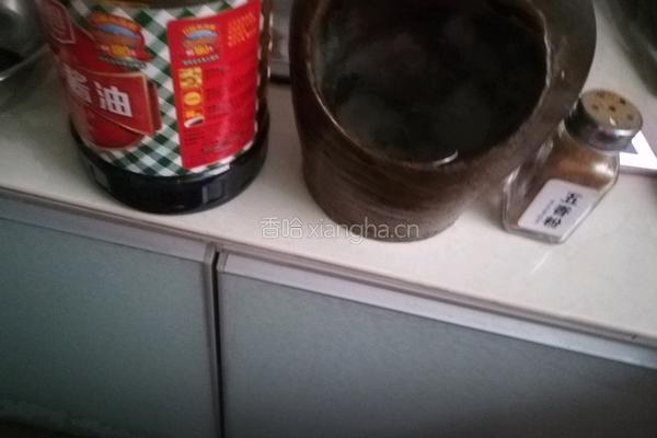 玉米粒炒火腿的做法图解3
