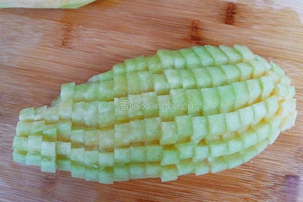 哈密瓜花样切法的做法图解7