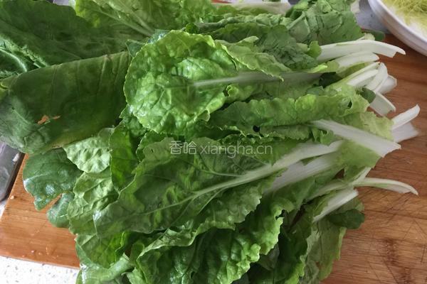 豆腐皮炒毛白菜的做法图解1