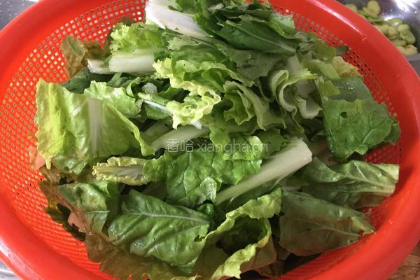 豆腐皮炒毛白菜的做法图解2