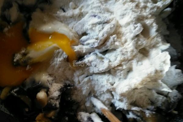 鸡蛋面粉煎茄子的做法图解3