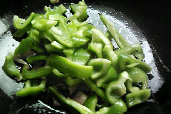 青椒炒肉的做法图解4
