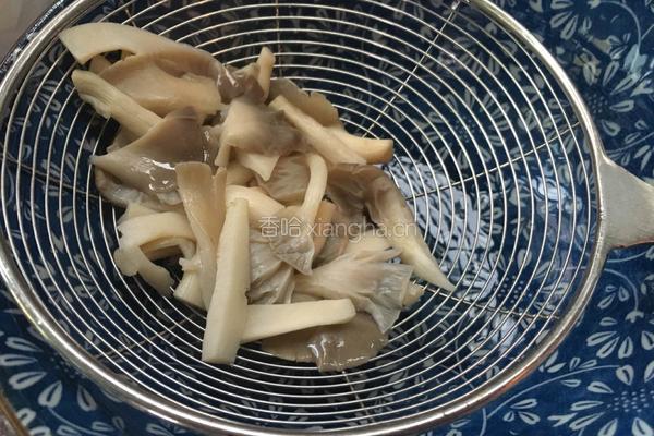 丝瓜平菇素汤的做法图解4