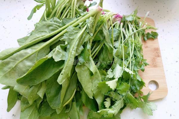 香辣菠菜（家庭版）的做法图解3