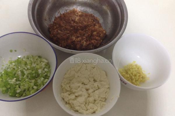 牛肉内脂豆腐小笼包的做法图解2