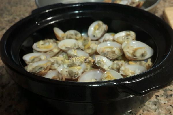 蛤蜊鲜虾煲的做法图解6