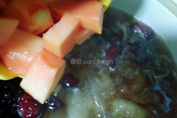 冰糖银耳炖木瓜的做法图解4
