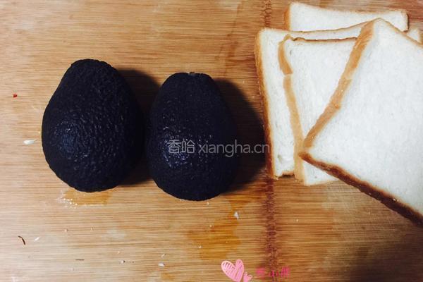 牛油果芝士三文治的做法图解1