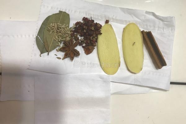 自制肉皮冻的做法图解2