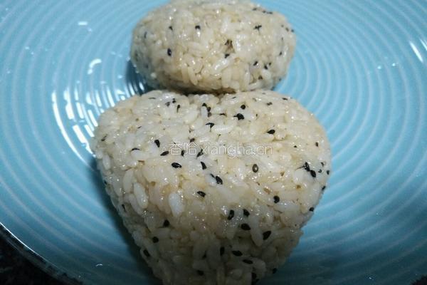香煎饭团配口蘑油菜的做法图解3