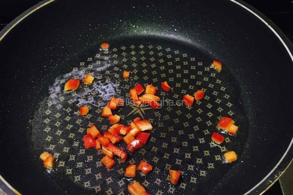 海苔粉松子仁鳗鱼炒饭的做法图解4