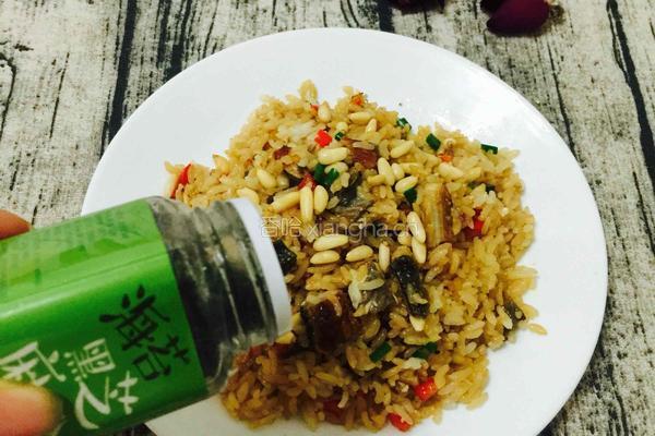 海苔粉松子仁鳗鱼炒饭的做法图解11