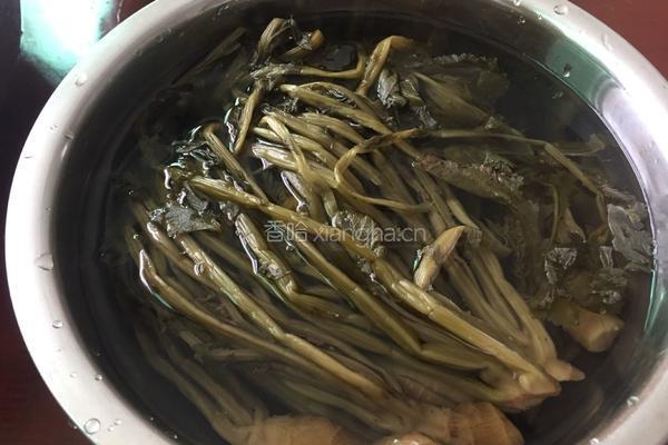 葱菜牛肉糯米鸡的做法图解1