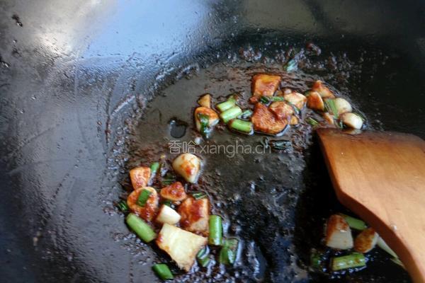 杏鲍菇炒腊肉的做法图解7