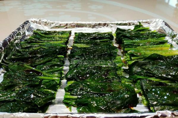 广味香肠烤菠菜的做法图解2