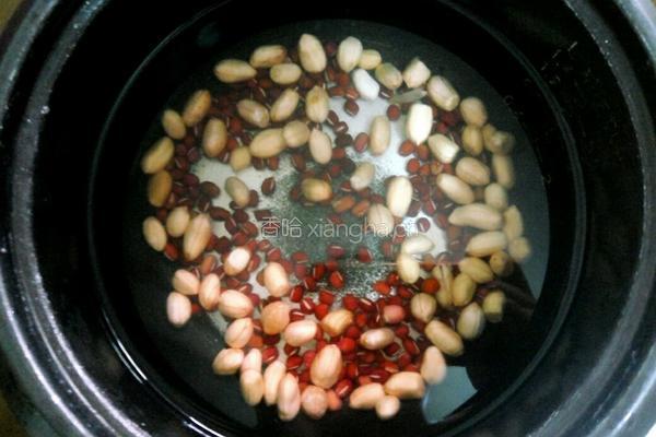 红豆花生粥的做法图解3