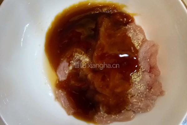 丝瓜烩滑肉的做法图解1