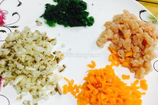 宝宝香菇瘦肉菠菜粥的做法图解2