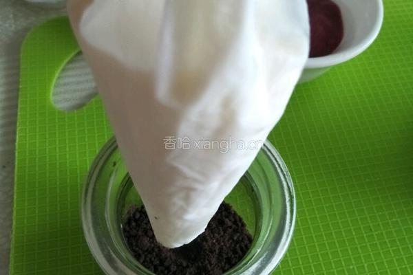 三色木糠杯的做法图解3