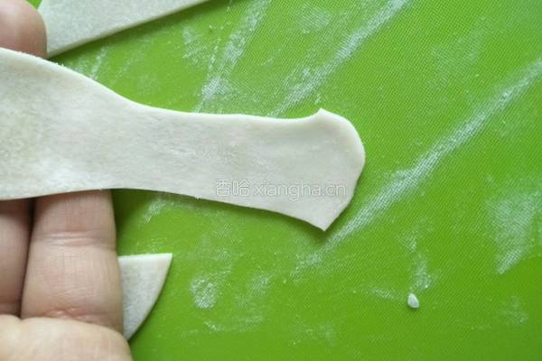 饺子皮版油泼面的做法图解3