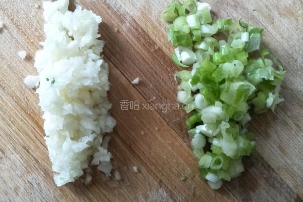 饺子皮版油泼面的做法图解8