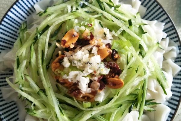 饺子皮版油泼面的做法图解9