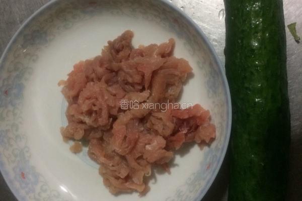 青瓜皮蛋瘦肉汤的做法图解1